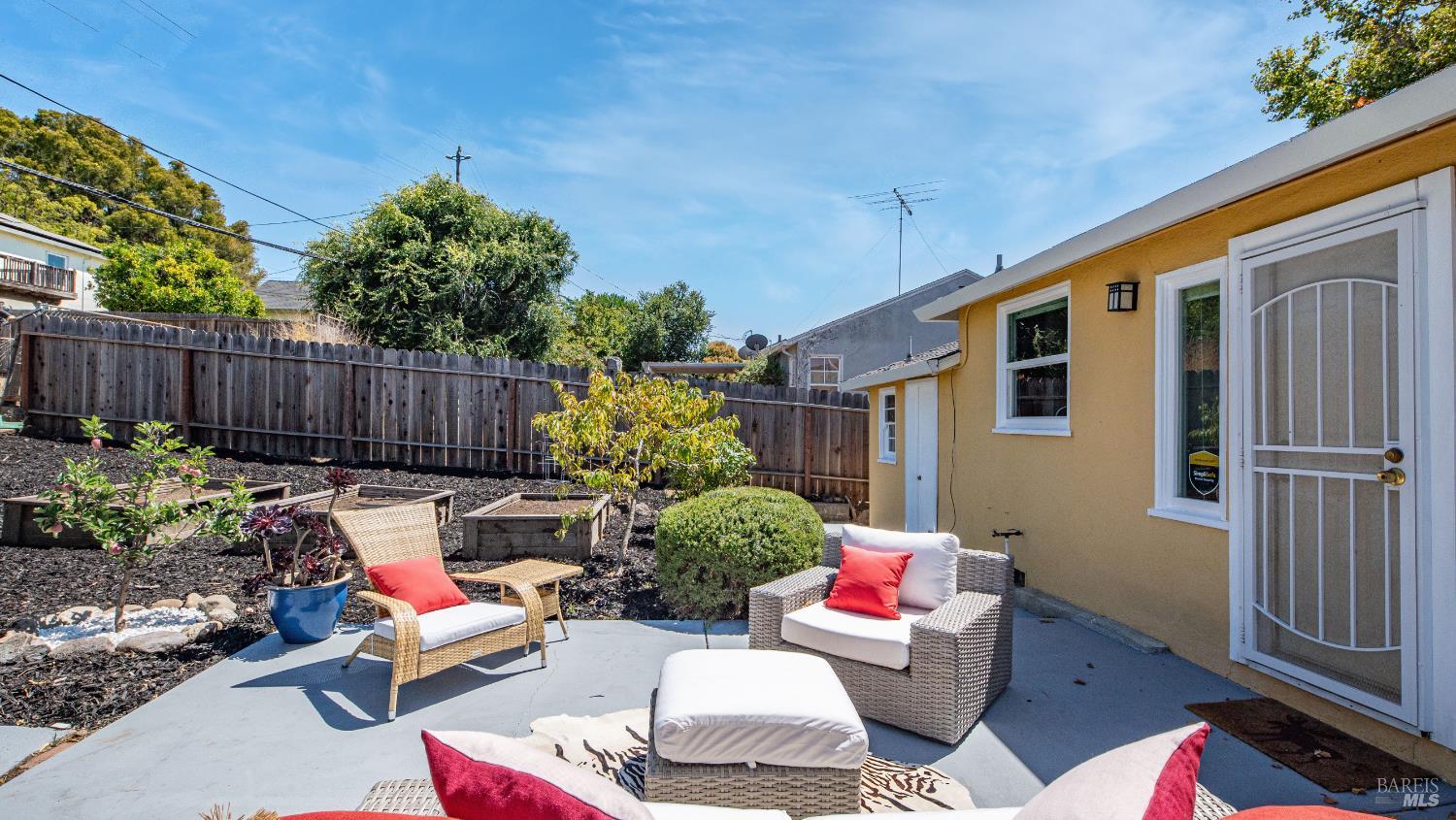 46 Hermosa Ave