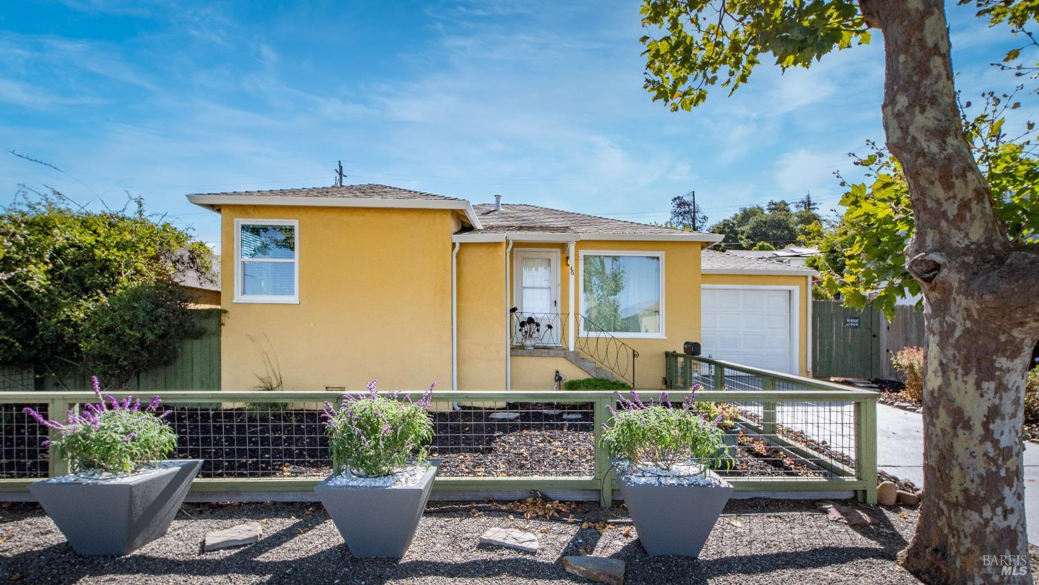 46 Hermosa Ave