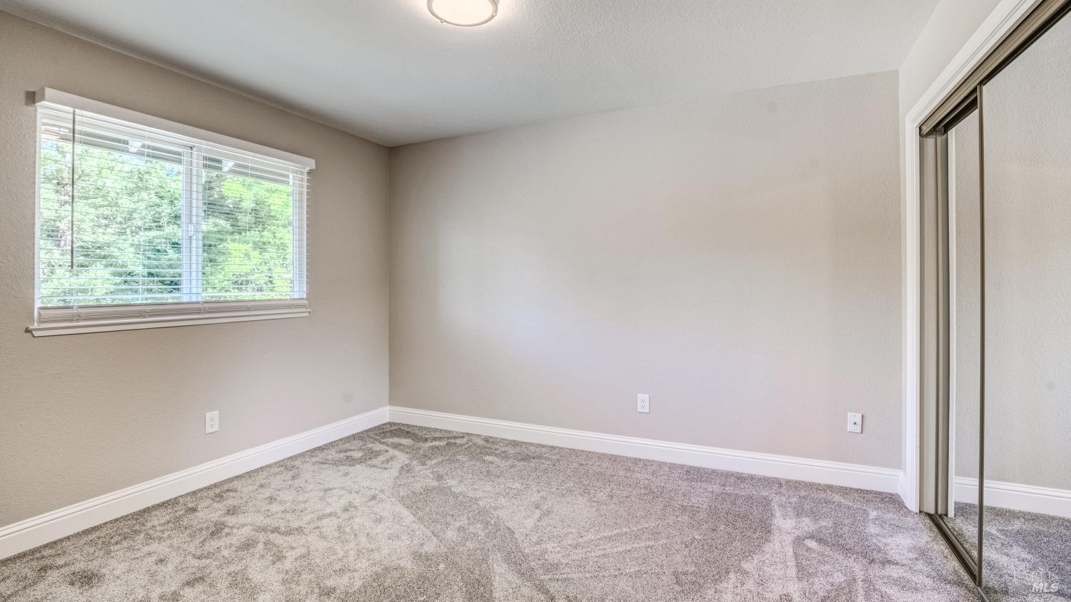9663 Lakewood Dr