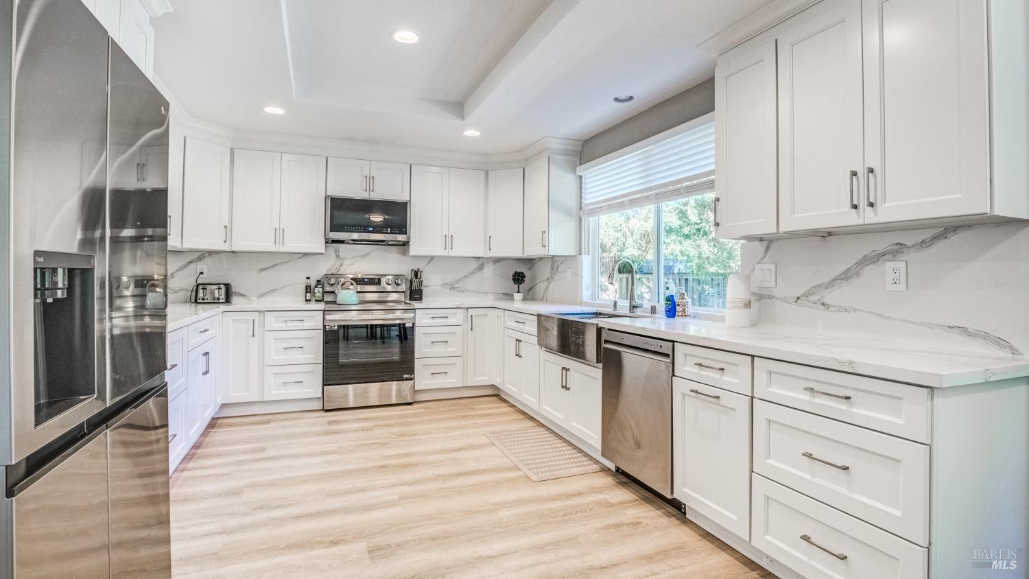 9663 Lakewood Dr