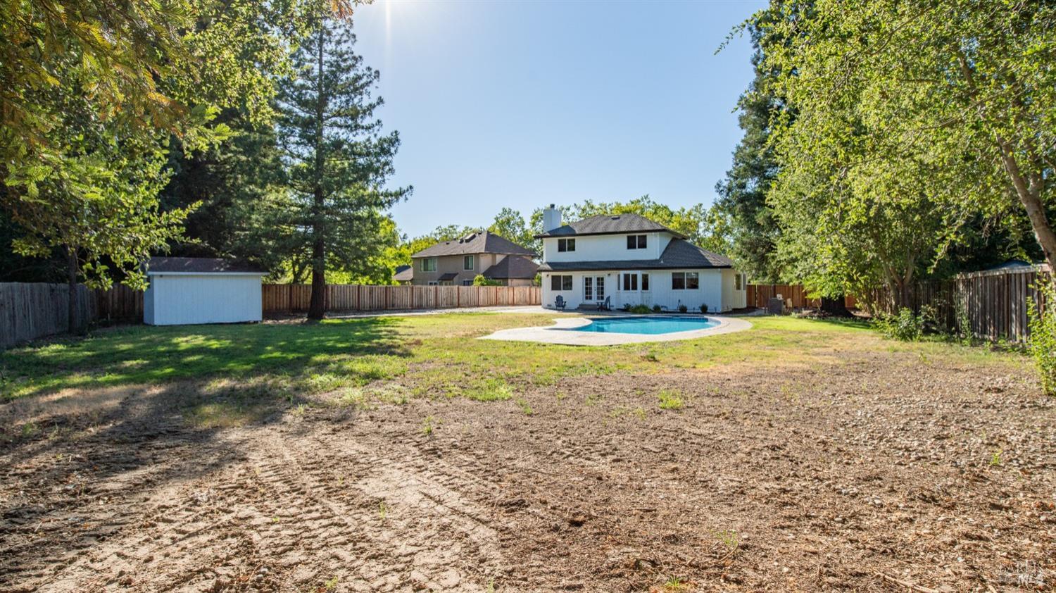 9663 Lakewood Dr