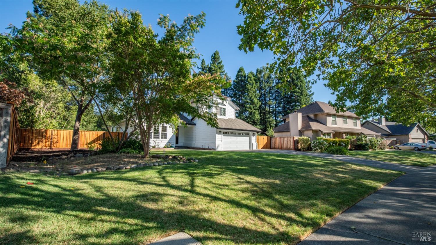 9663 Lakewood Dr
