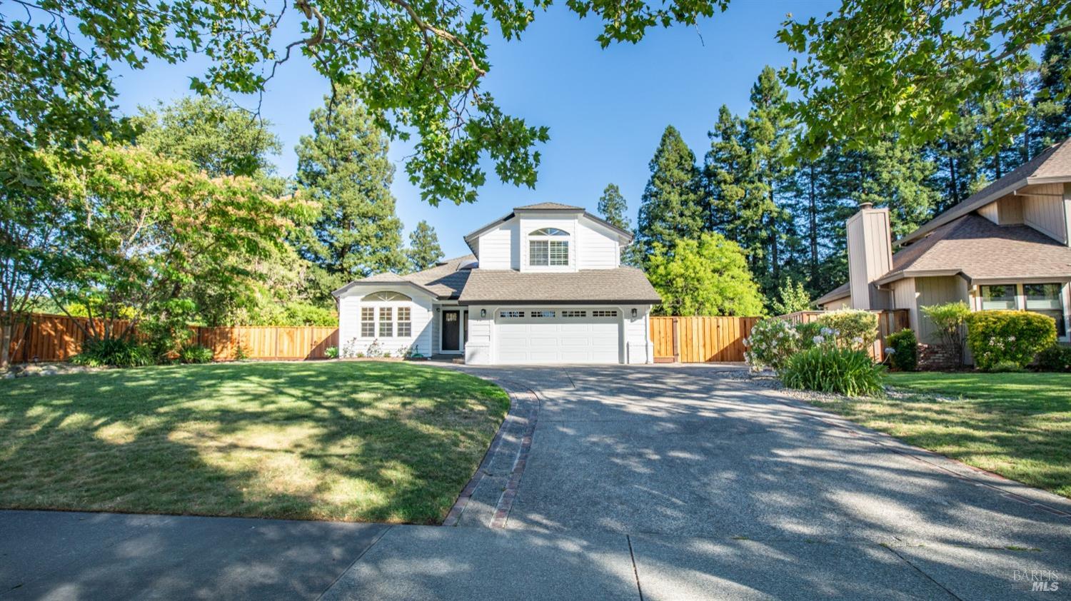 9663 Lakewood Dr