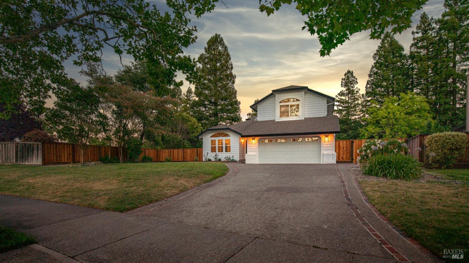 9663 Lakewood Dr