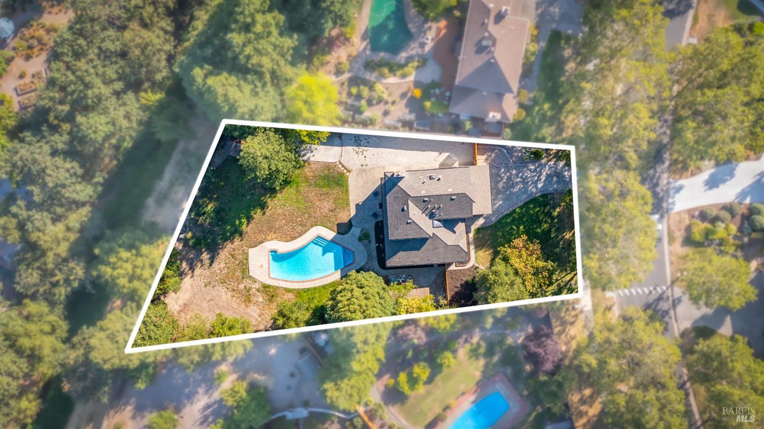9663 Lakewood Dr