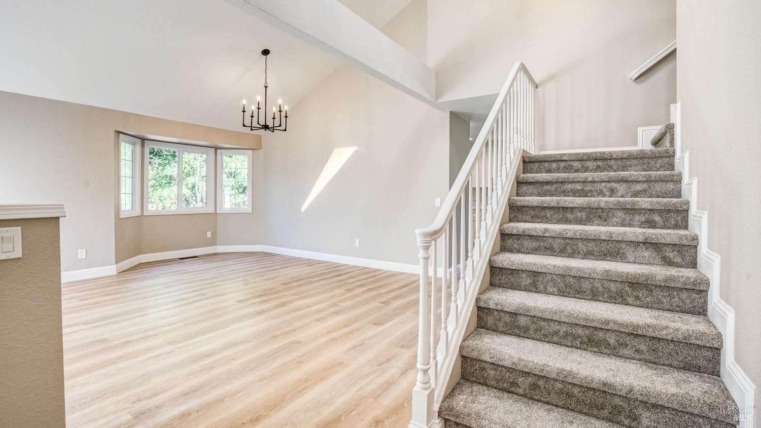 9663 Lakewood Dr