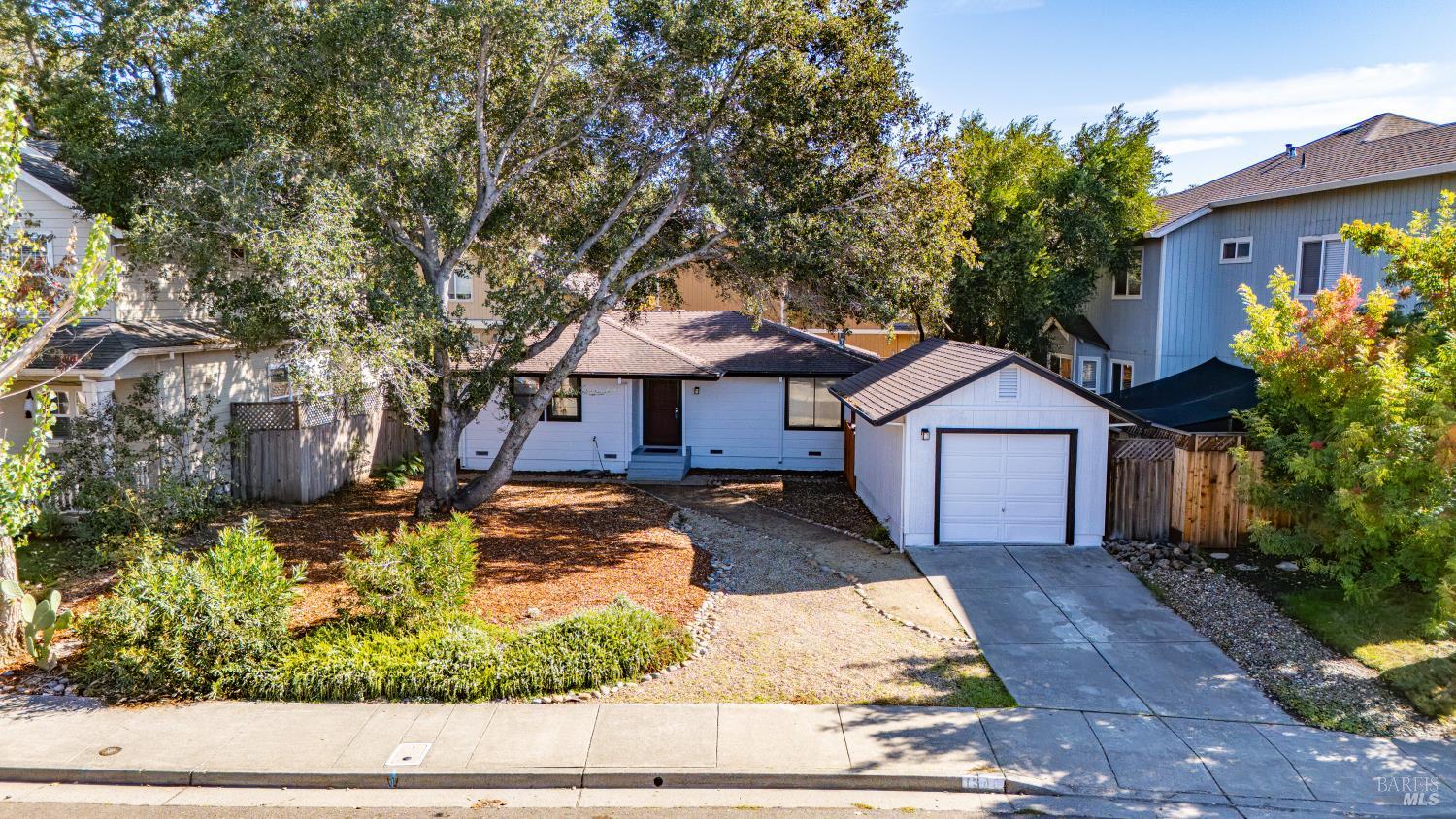 1380 Velma Ave