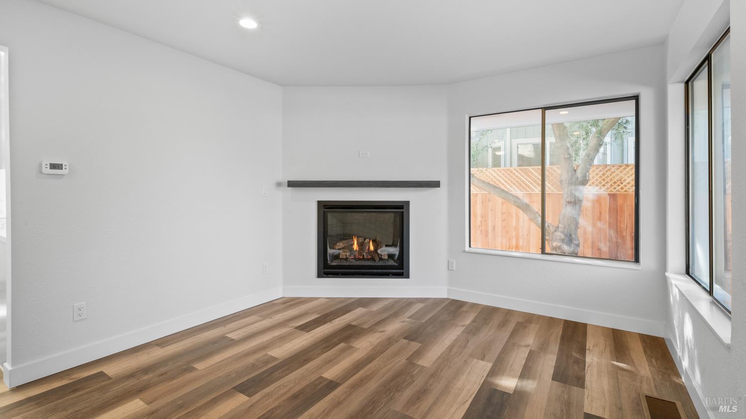 1380 Velma Ave