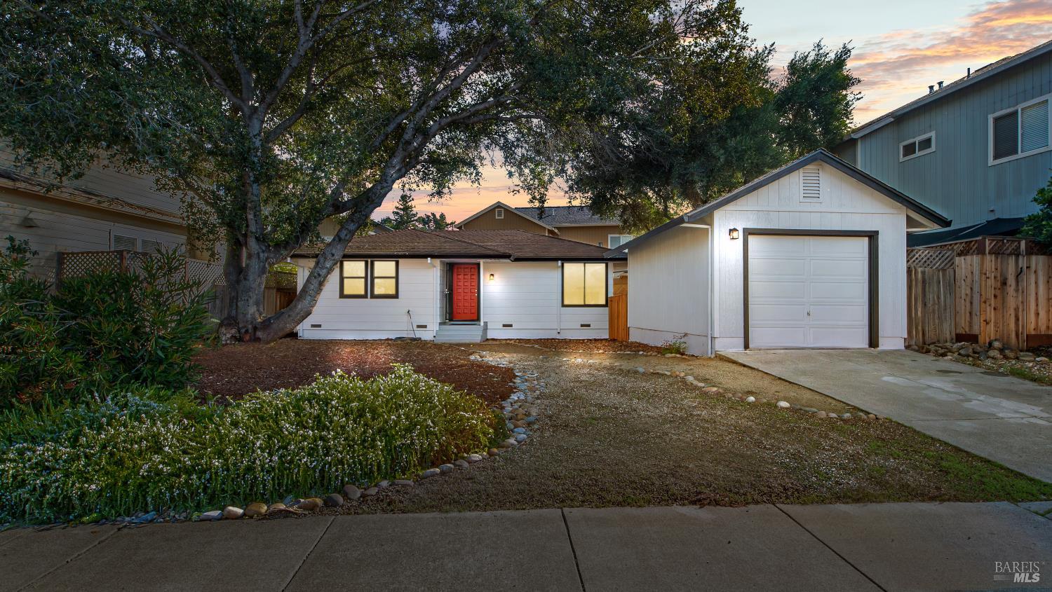 1380 Velma Ave