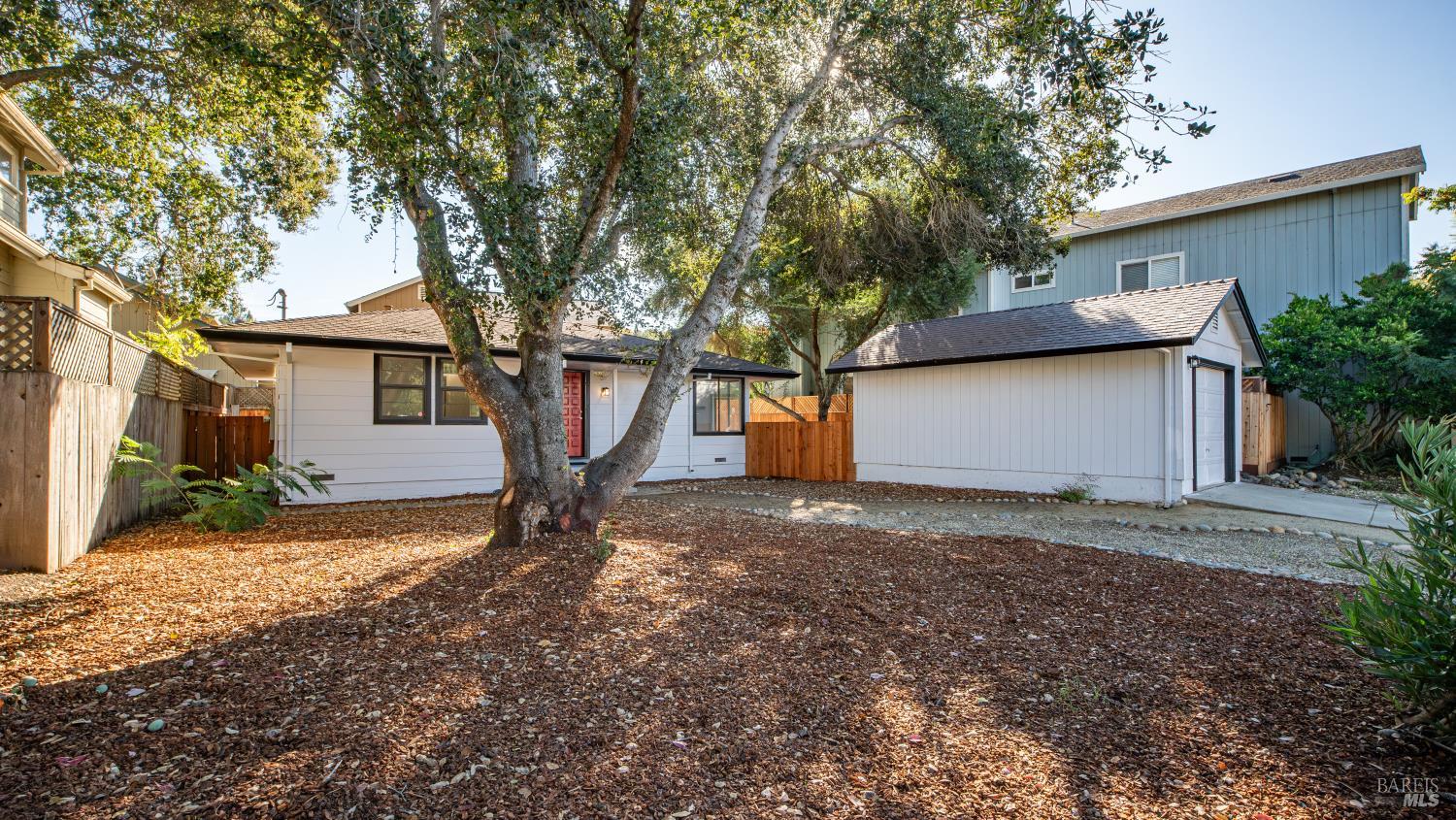1380 Velma Ave