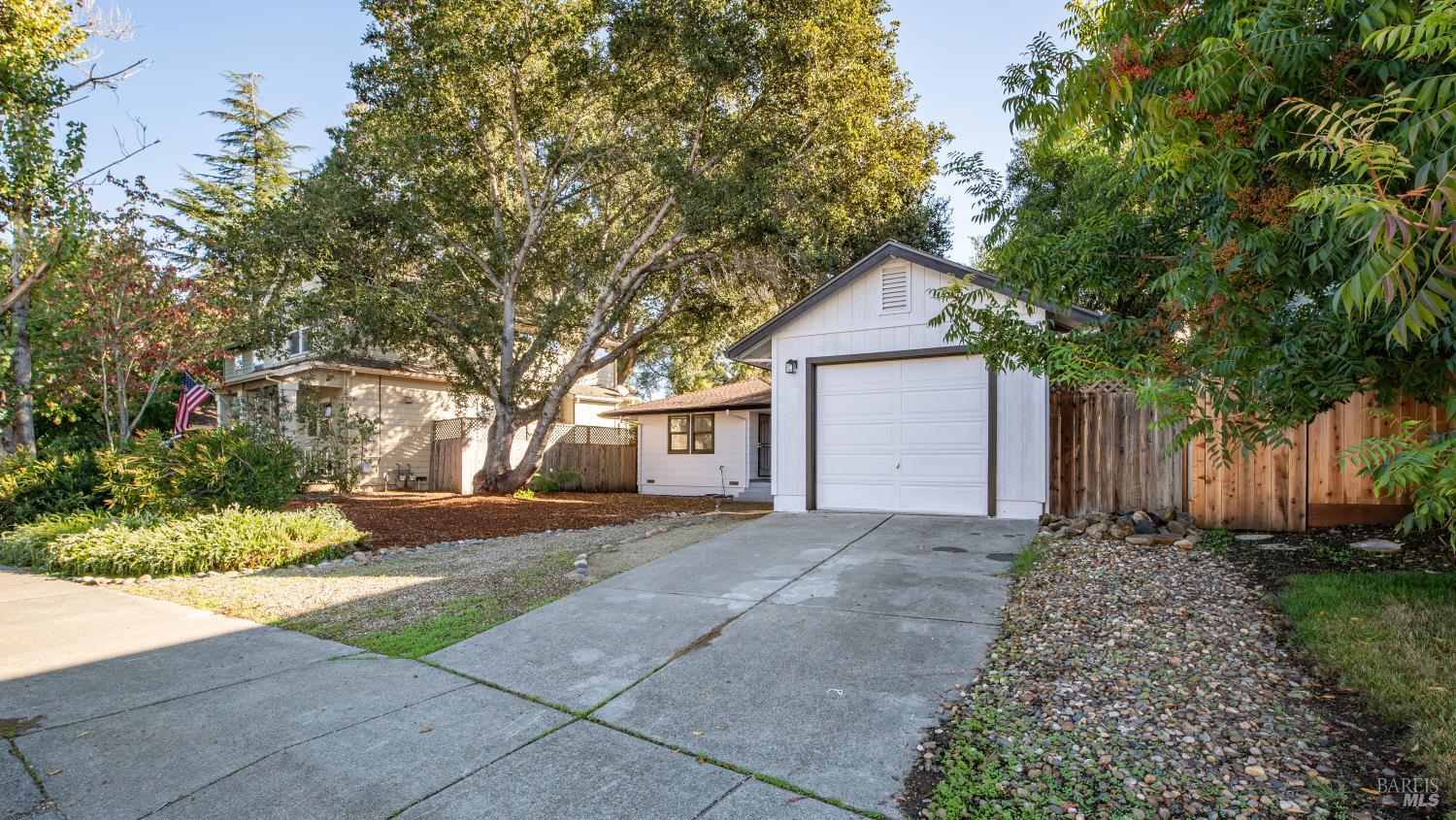 1380 Velma Ave