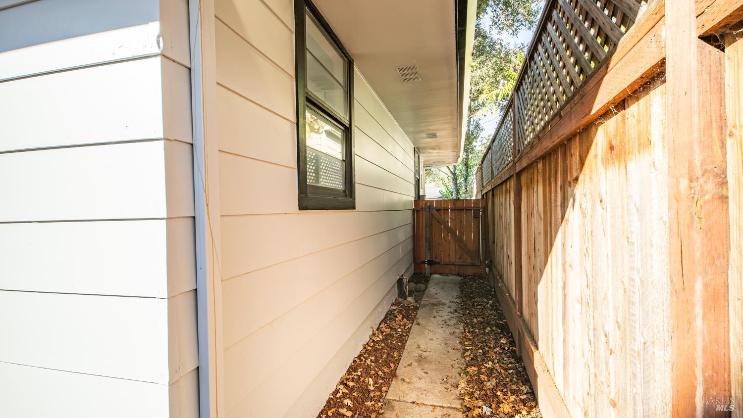 1380 Velma Ave
