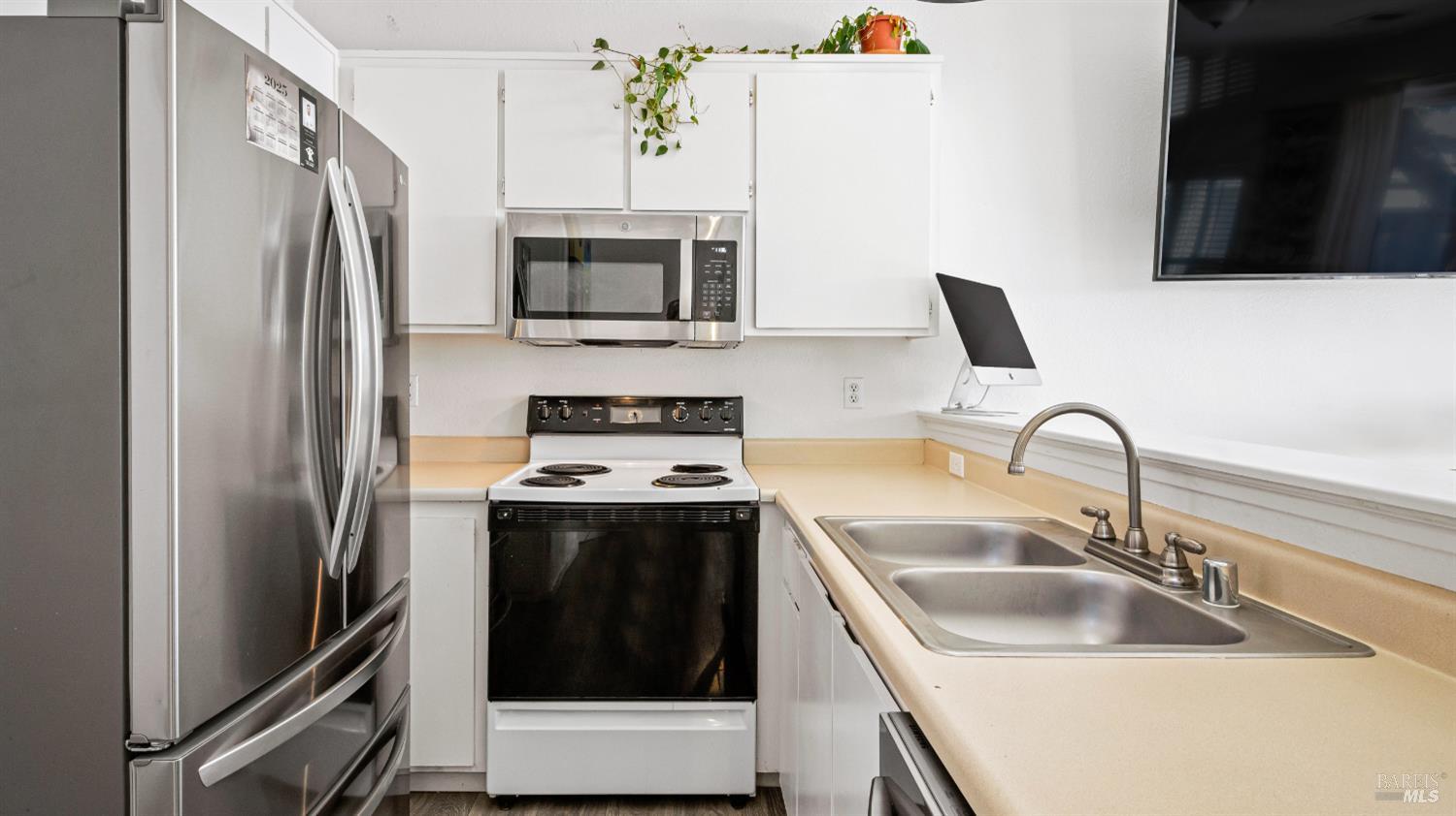 1532 Pinebrook Place