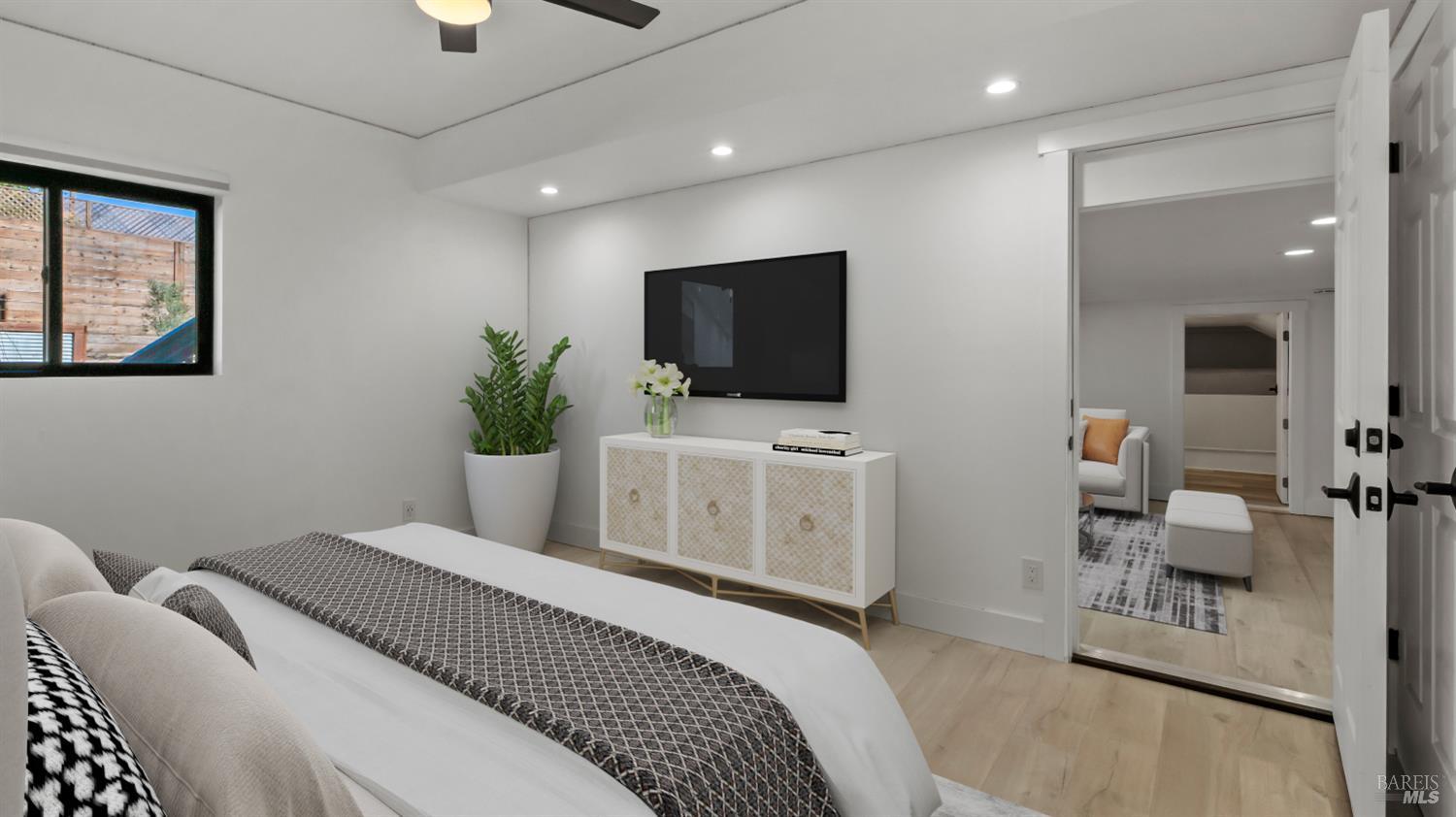 1081 Tamarisk Drive Unit: #A