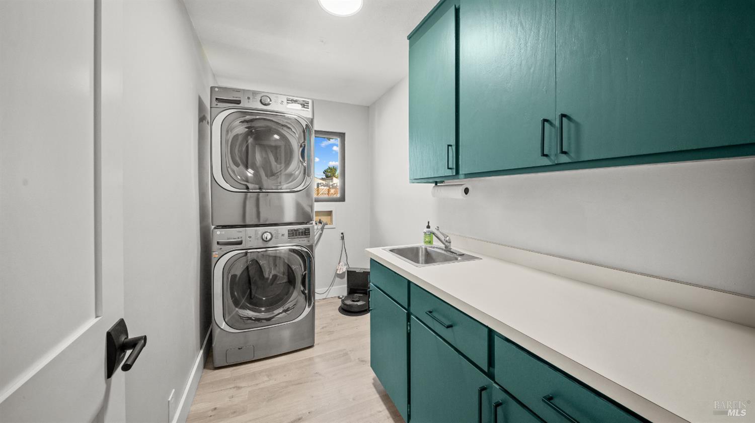 1081 Tamarisk Drive Unit: #A