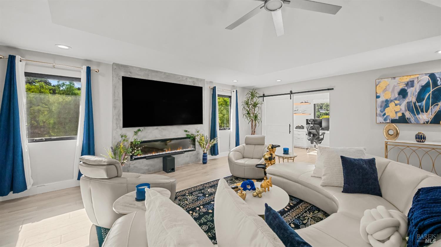 1081 Tamarisk Drive Unit: #A