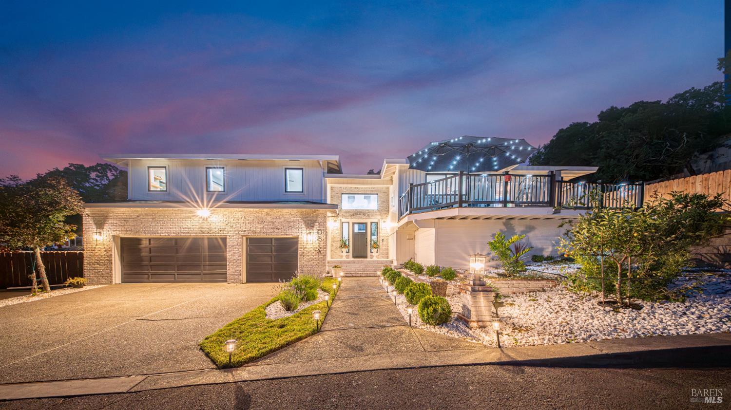 1081 Tamarisk Drive Unit: #A