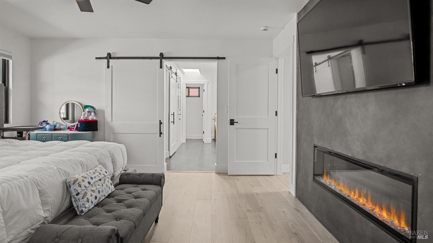 1081 Tamarisk Drive Unit: #A