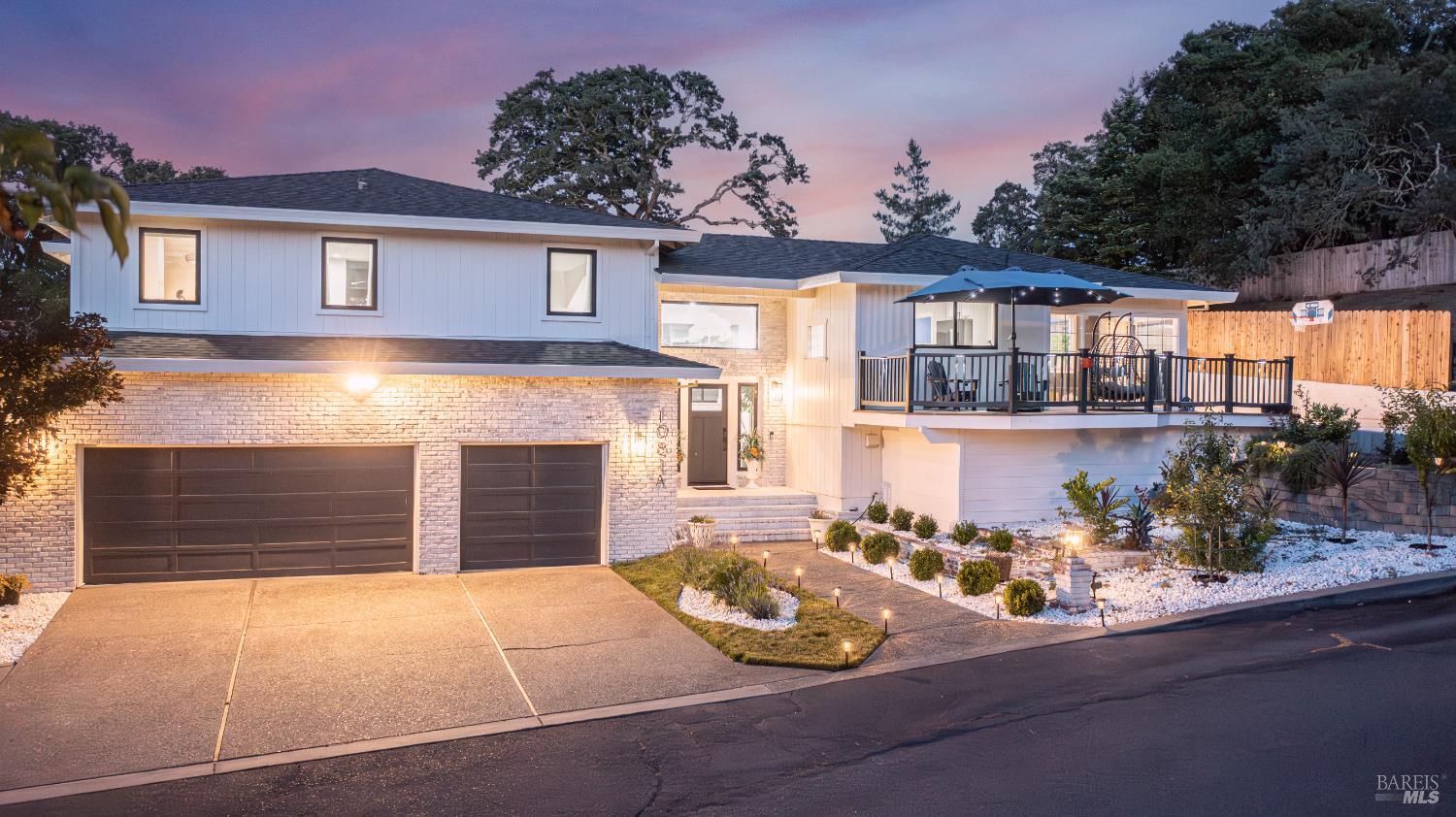 1081 Tamarisk Drive Unit: #A