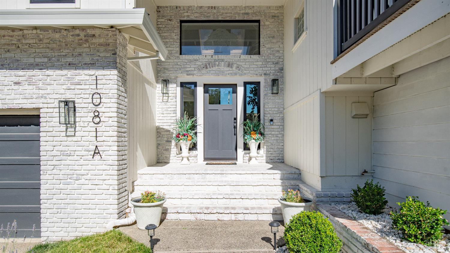 1081 Tamarisk Drive Unit: #A