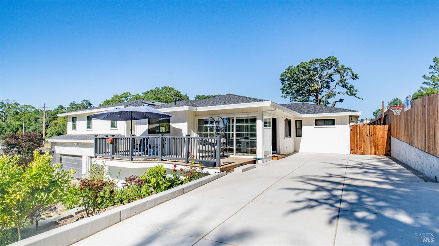 1081 Tamarisk Drive Unit: #A