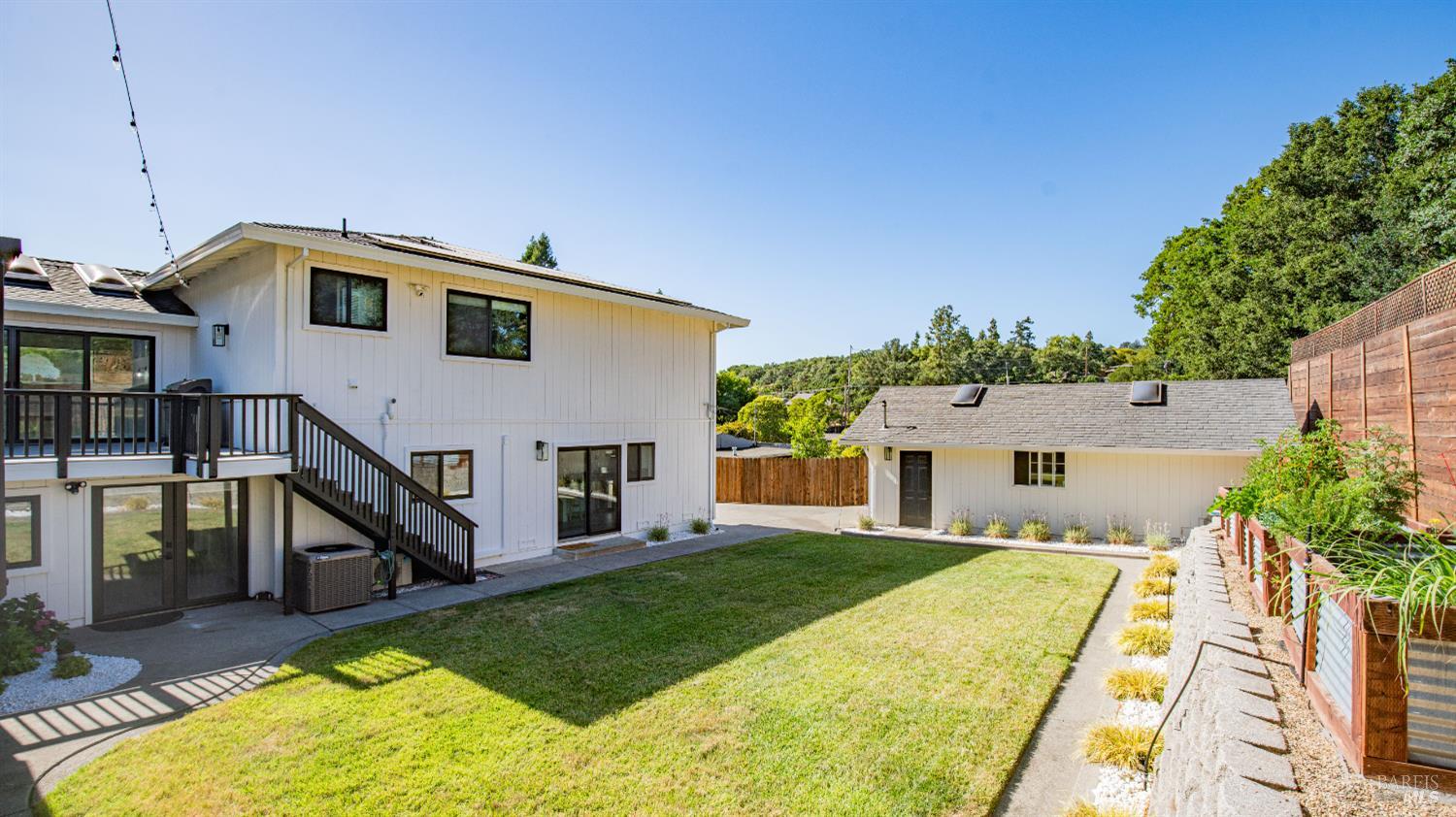 1081 Tamarisk Drive Unit: #A