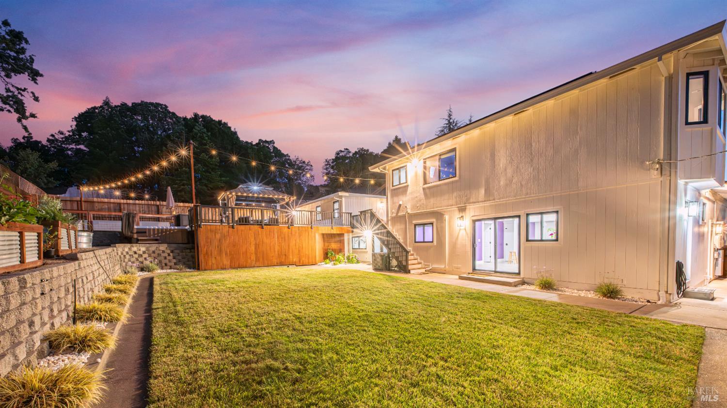 1081 Tamarisk Drive Unit: #A