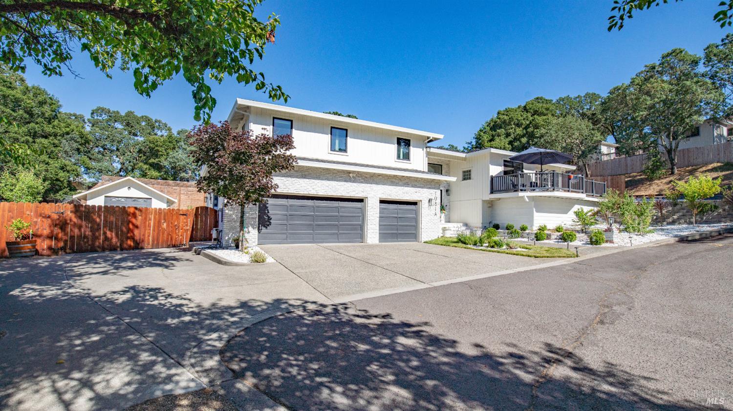 1081 Tamarisk Drive Unit: #A