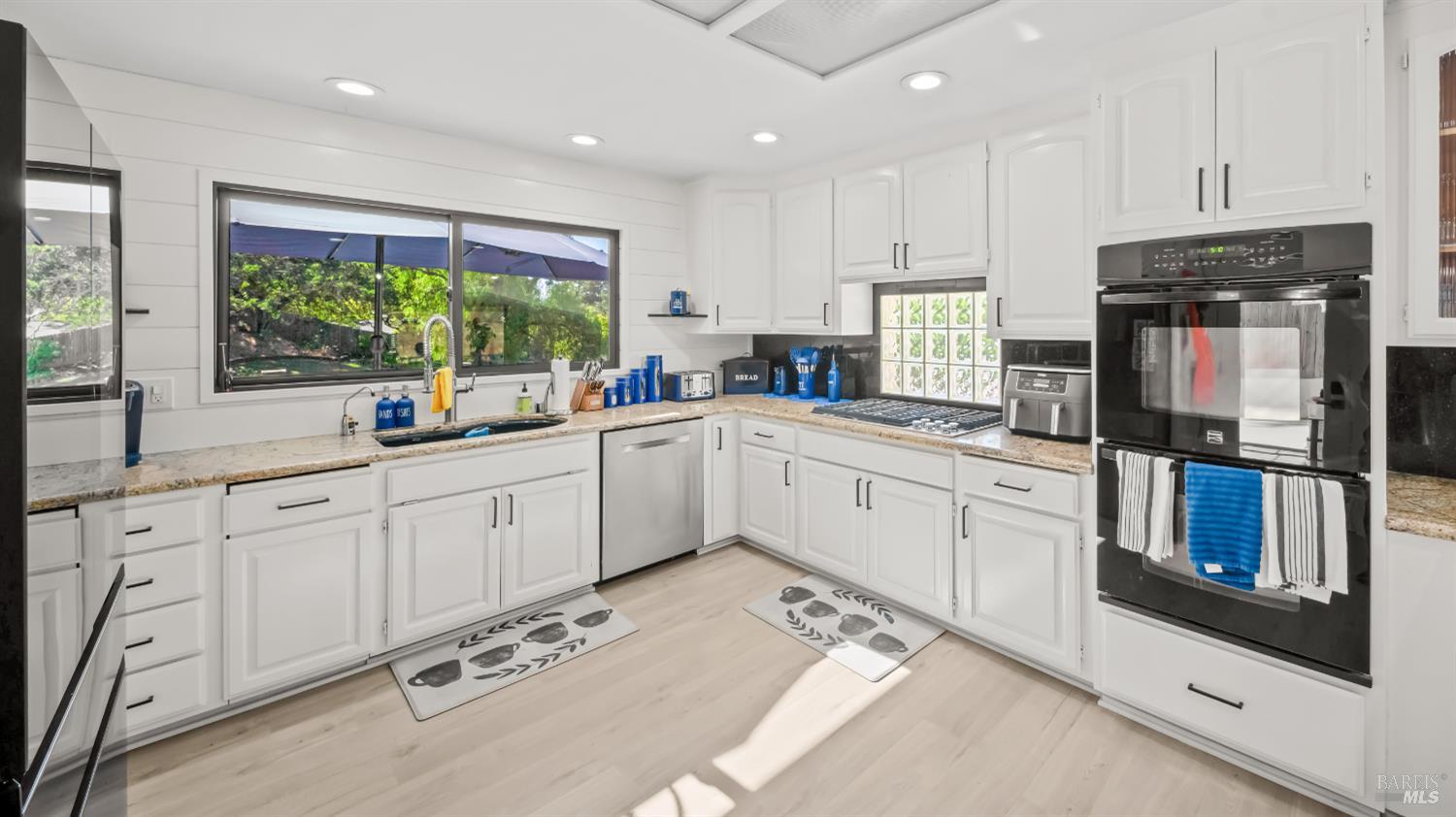 1081 Tamarisk Drive Unit: #A