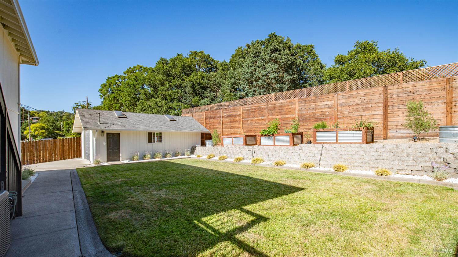 1081 Tamarisk Drive Unit: #A