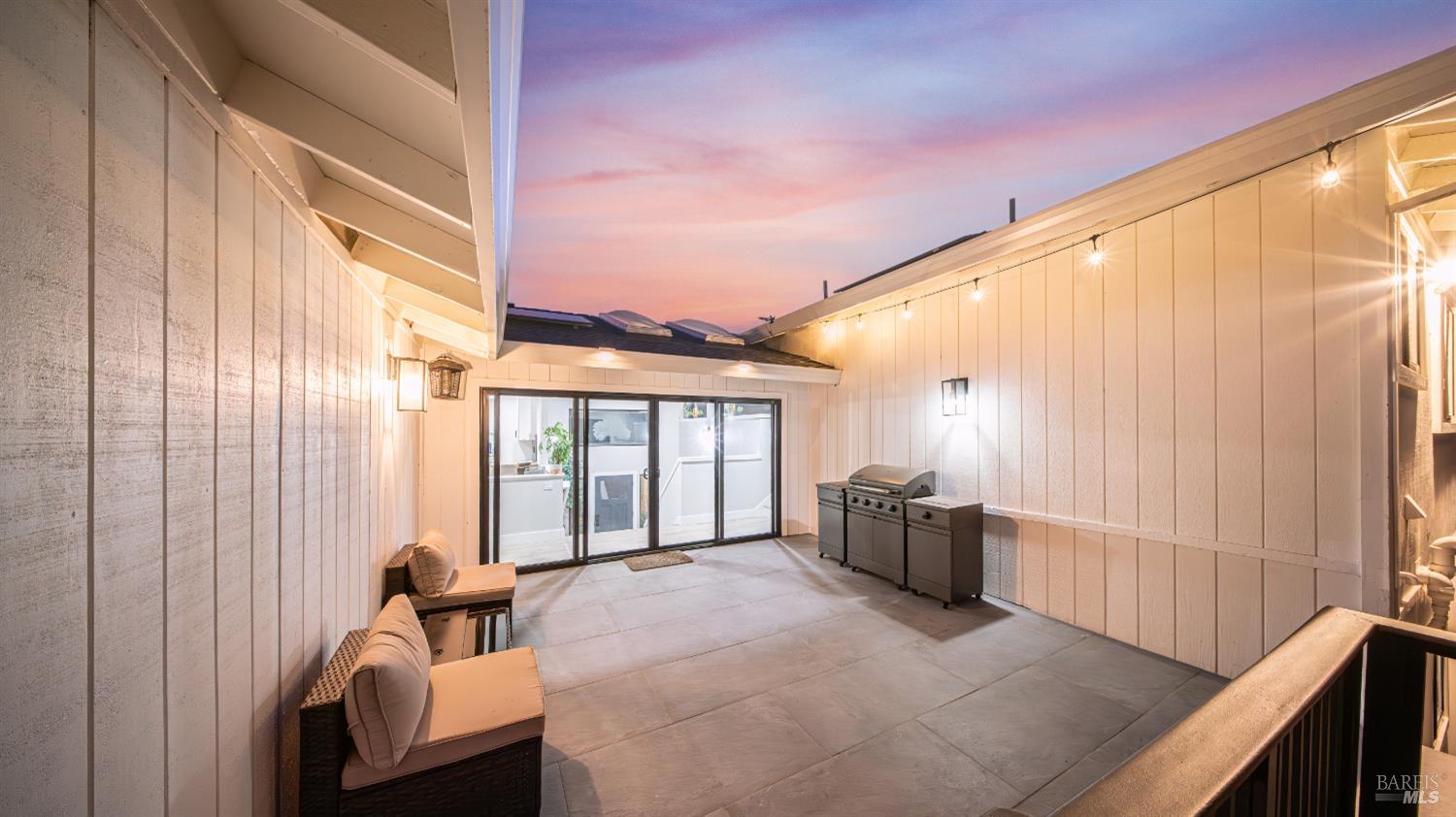 1081 Tamarisk Drive Unit: #A