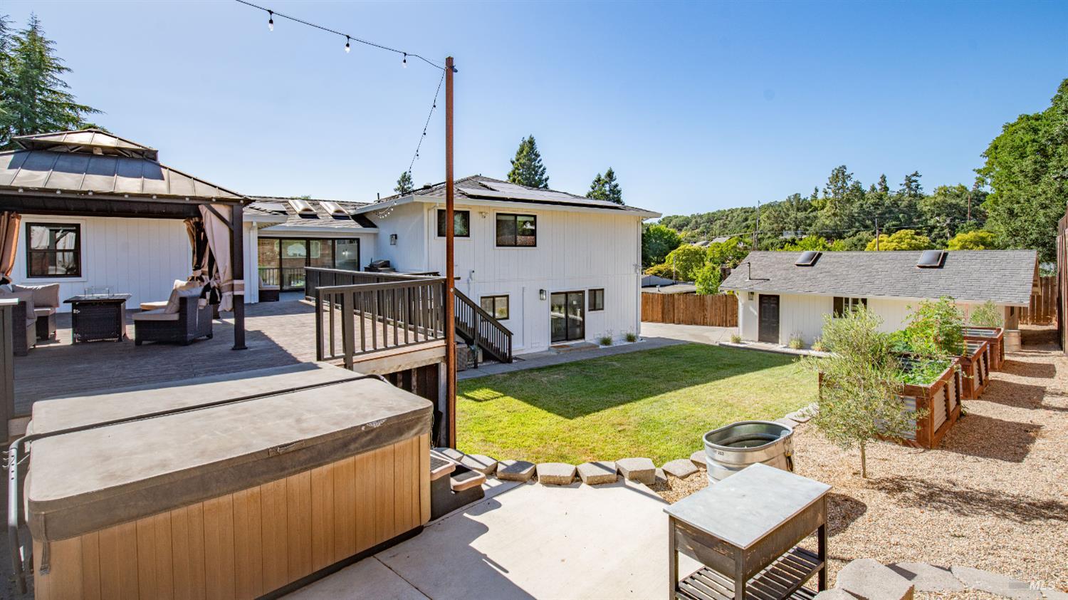 1081 Tamarisk Drive Unit: #A