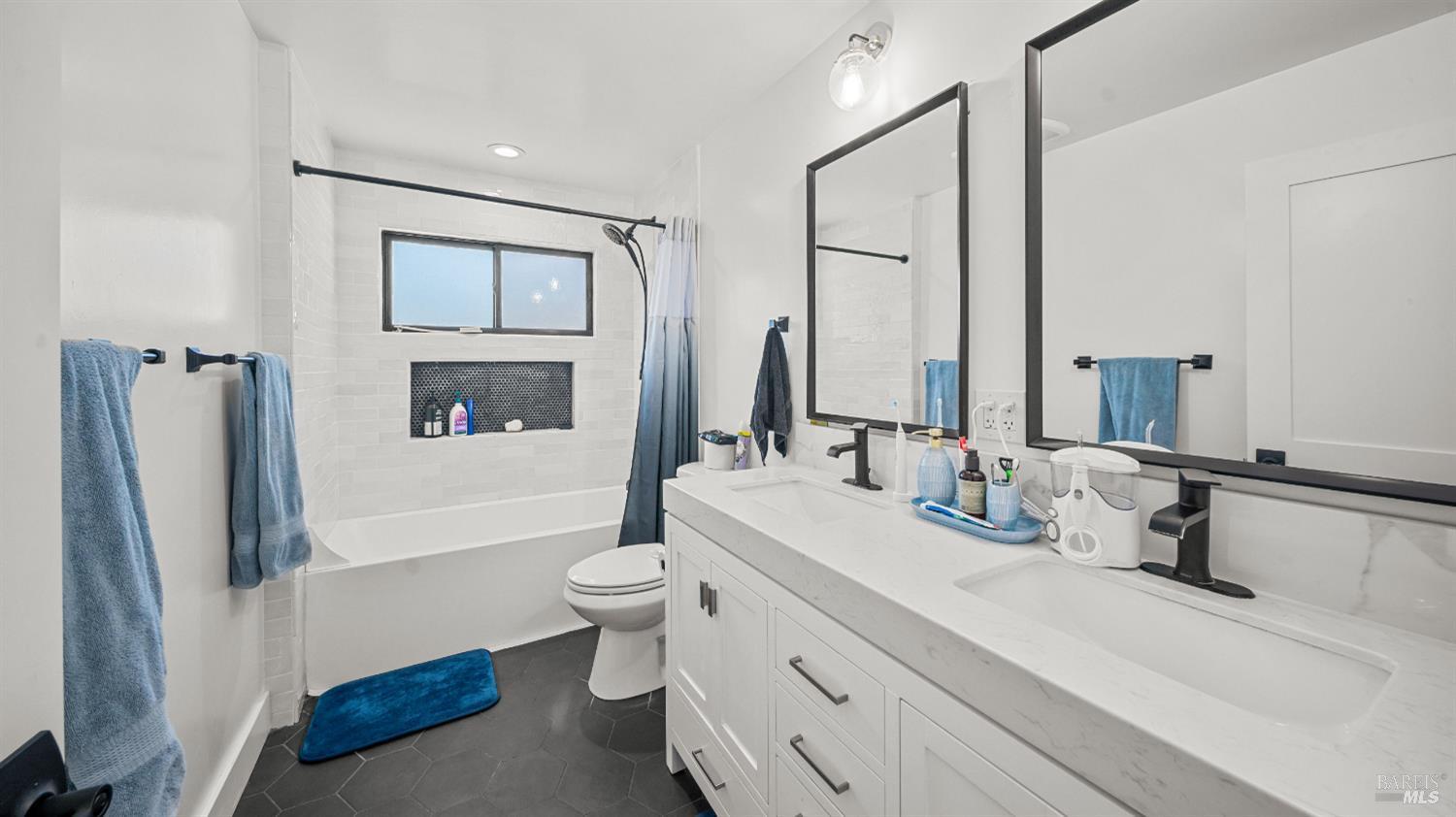 1081 Tamarisk Drive Unit: #A