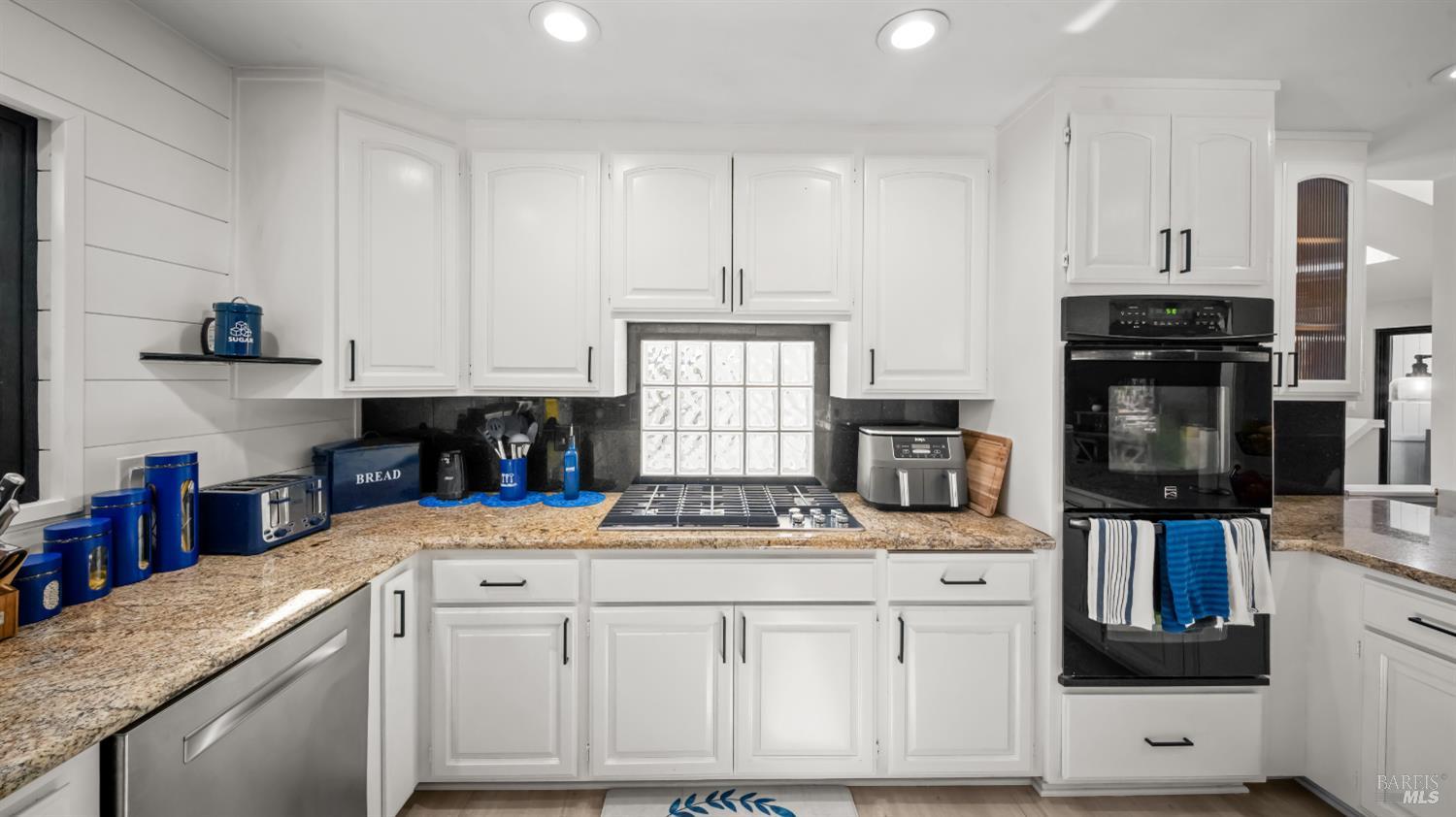 1081 Tamarisk Drive Unit: #A