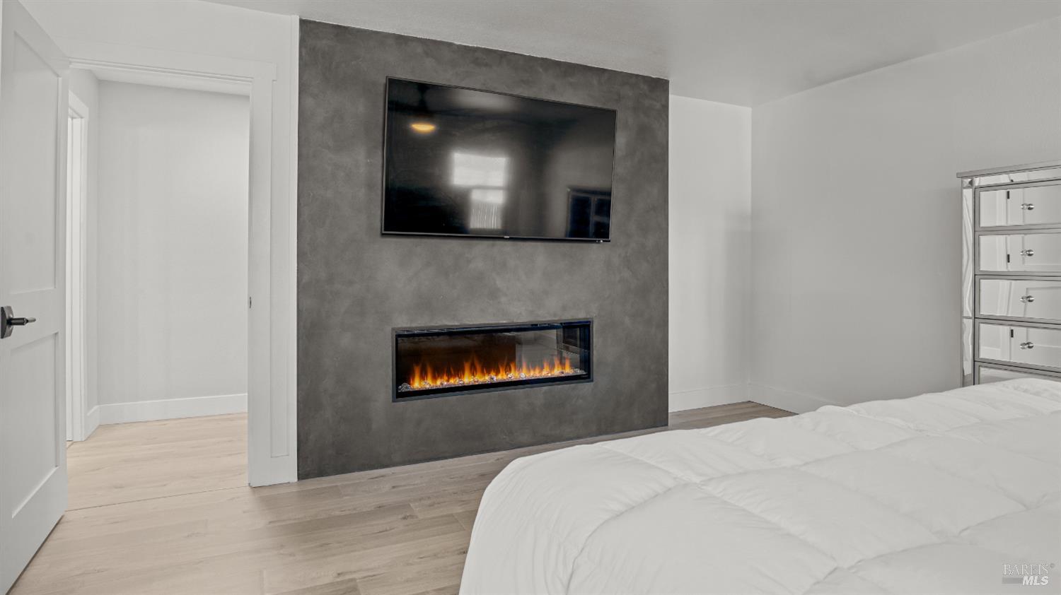 1081 Tamarisk Drive Unit: #A