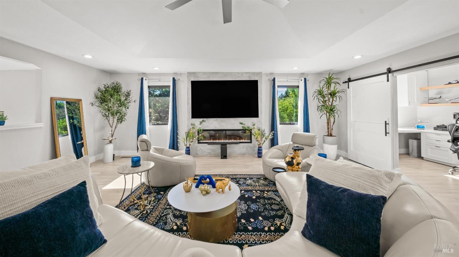 1081 Tamarisk Drive Unit: #A