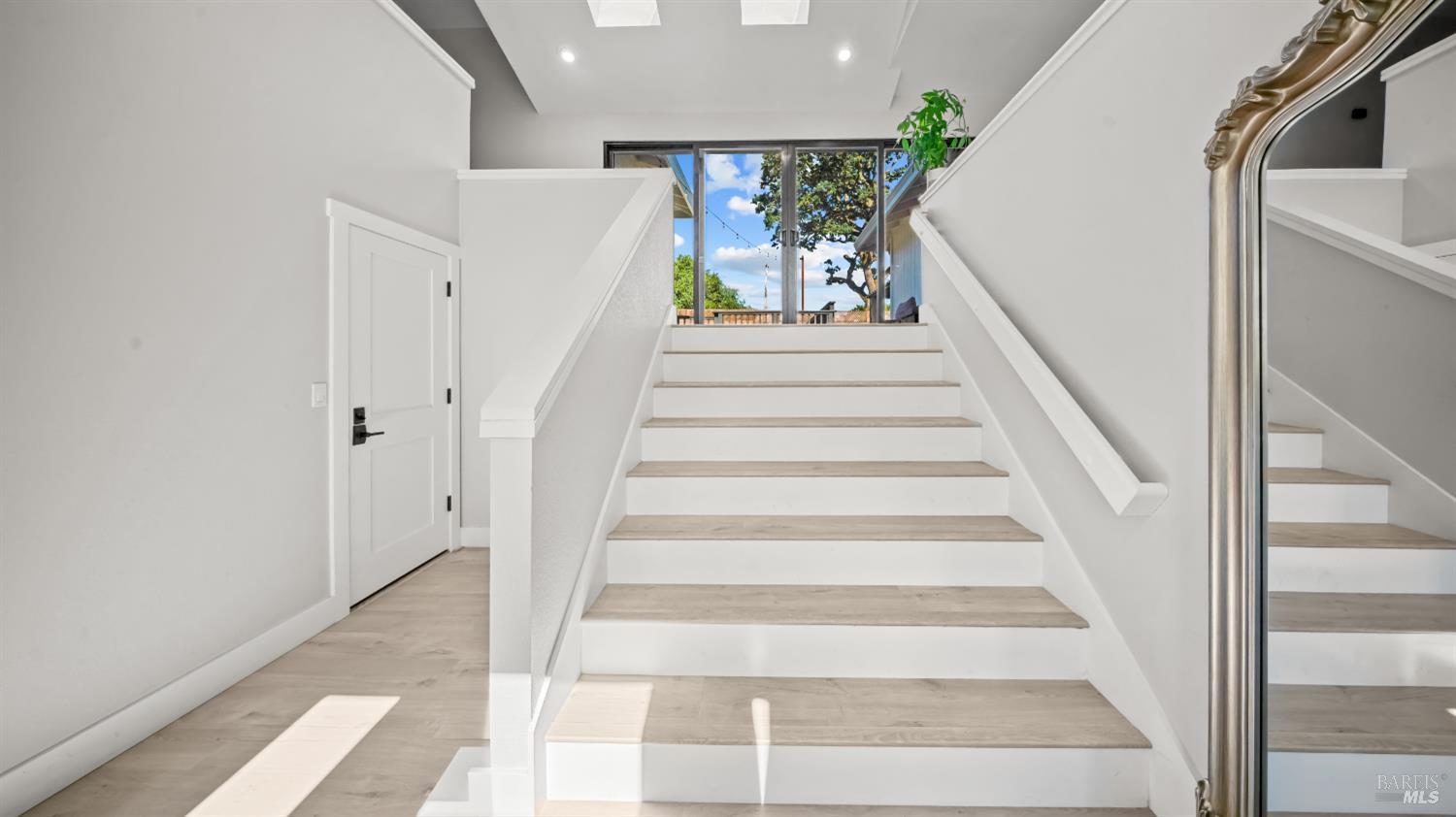 1081 Tamarisk Drive Unit: #A