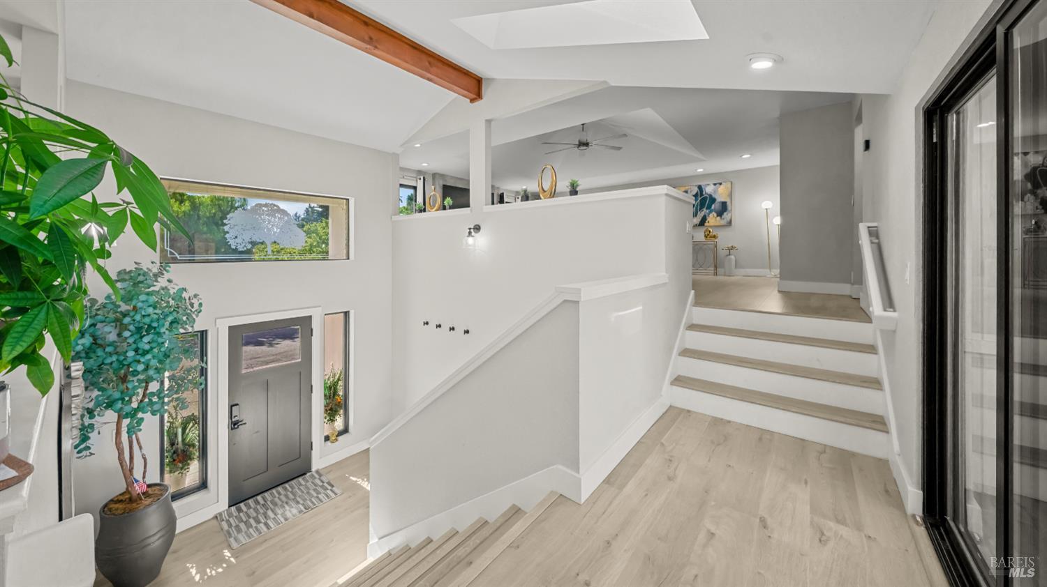 1081 Tamarisk Drive Unit: #A