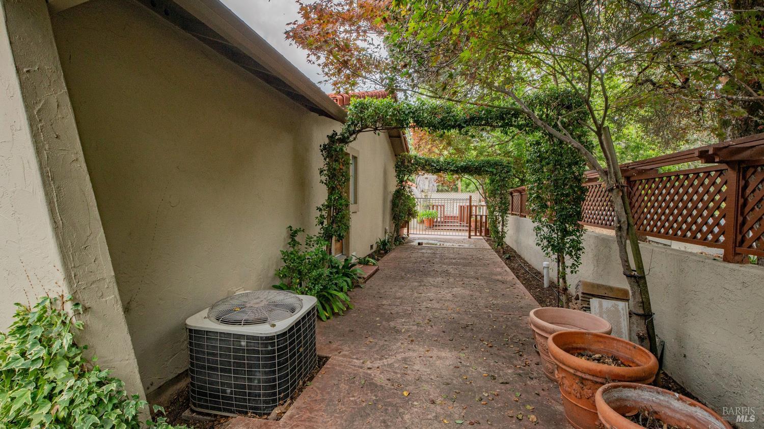 22 Greengate Court