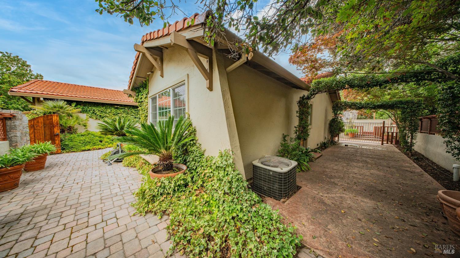 22 Greengate Court