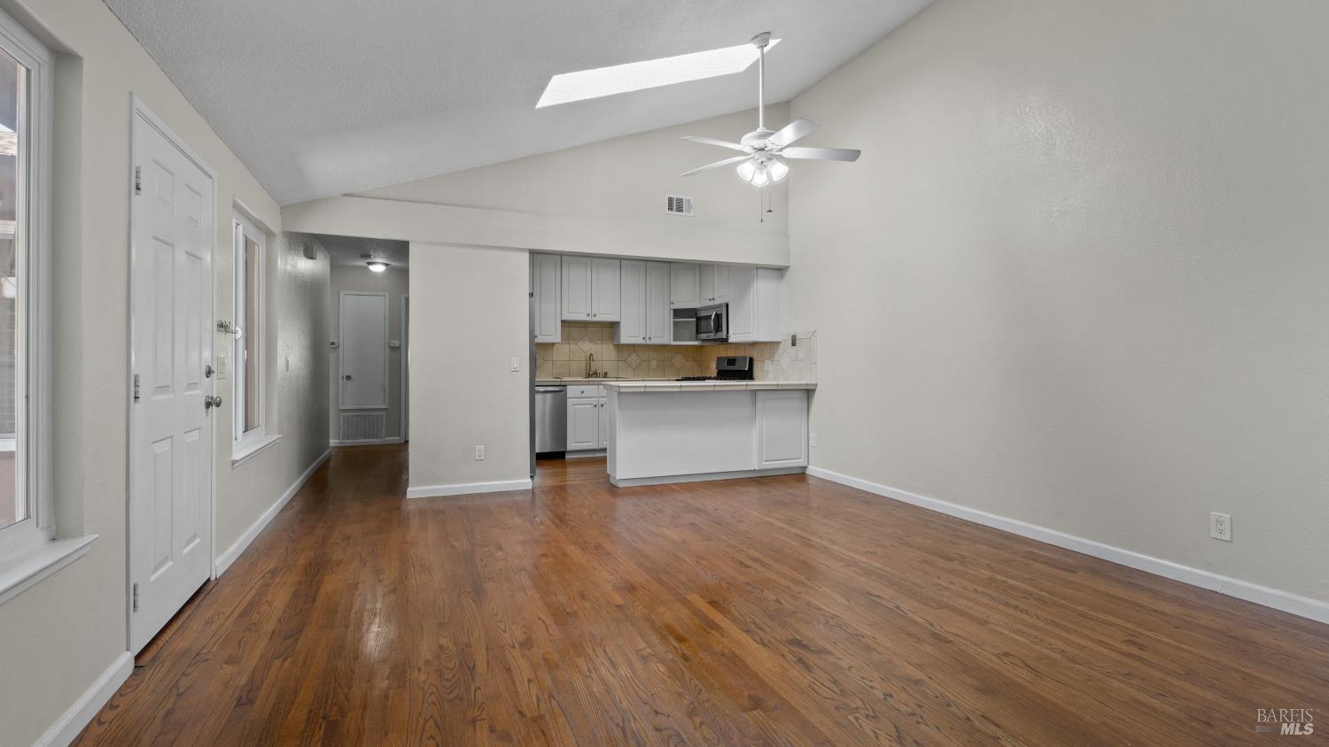 850 E Cotati Avenue Unit: #3