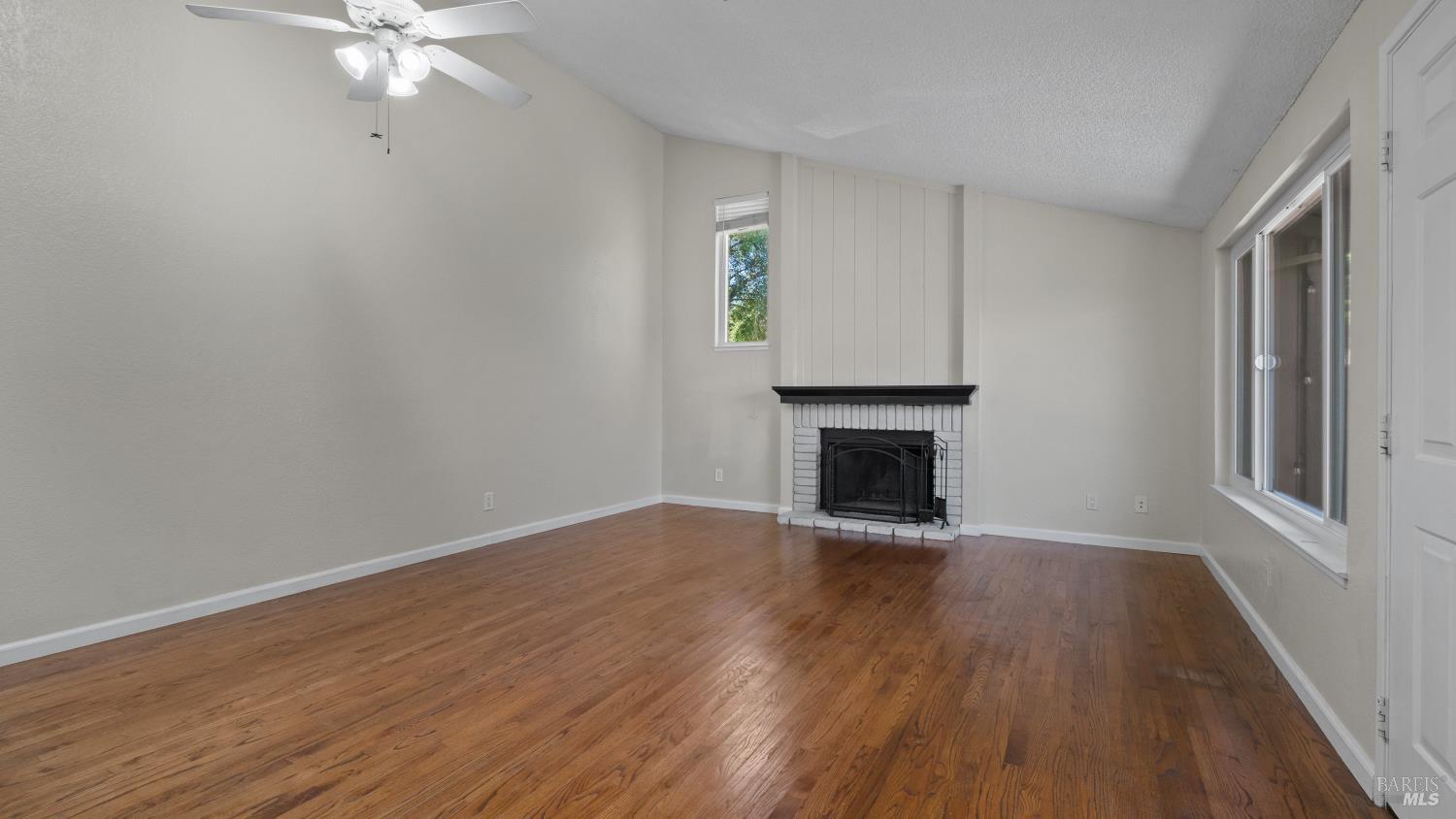 850 E Cotati Avenue Unit: #3