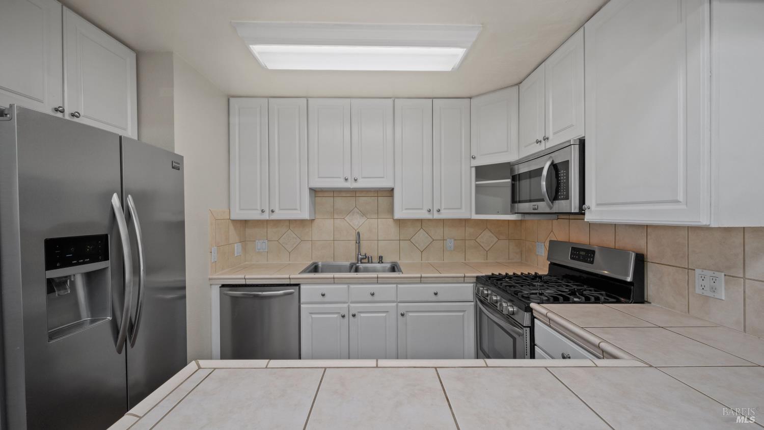 850 E Cotati Avenue Unit: #3