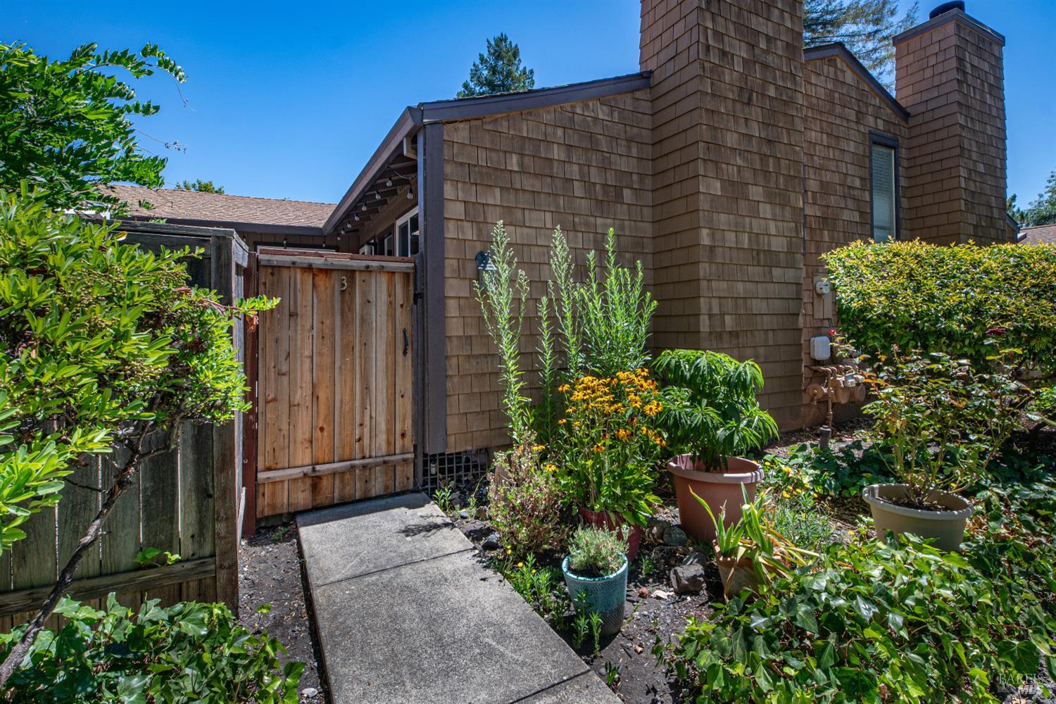 850 E Cotati Avenue Unit: #3