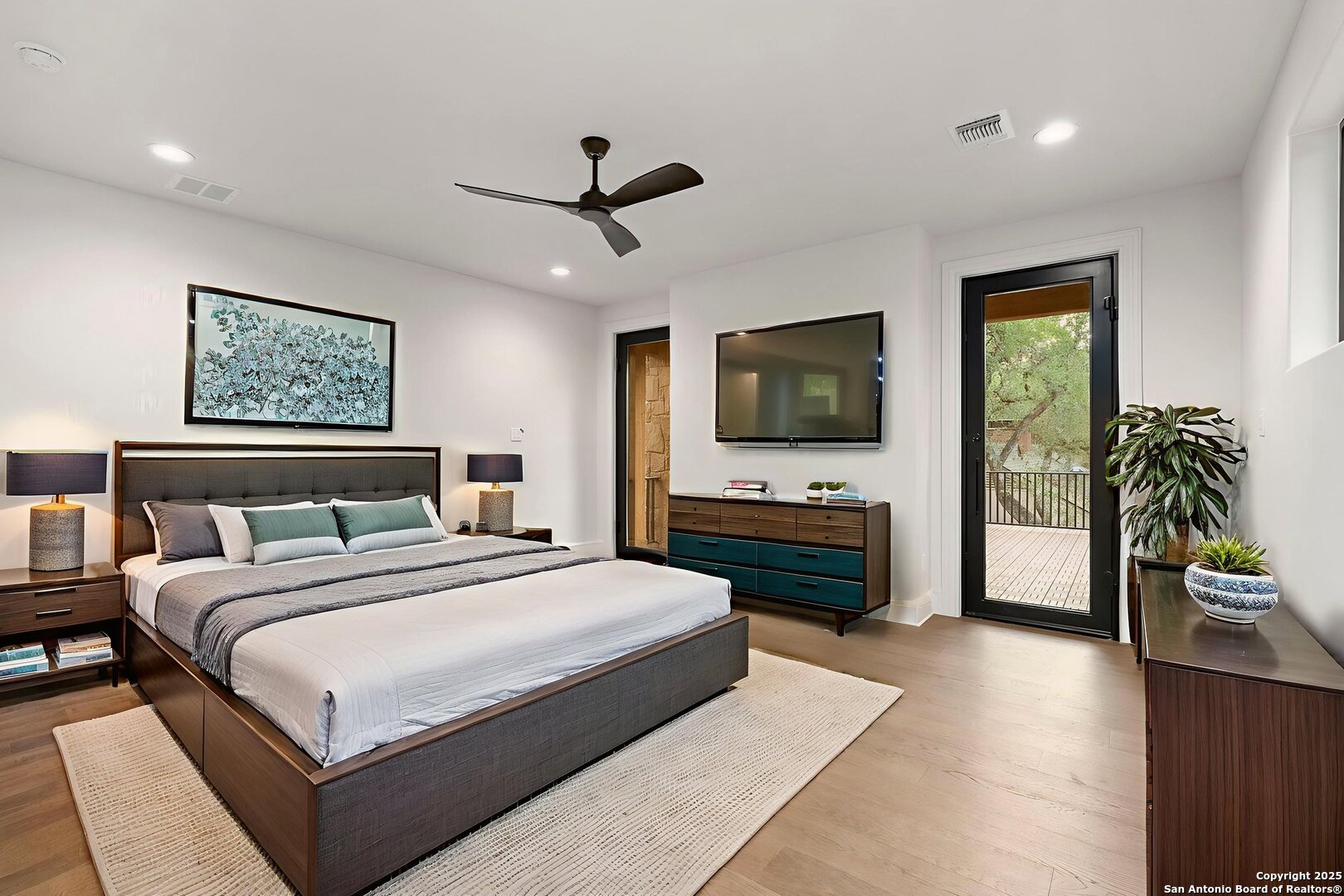318 TUXEDO AVE