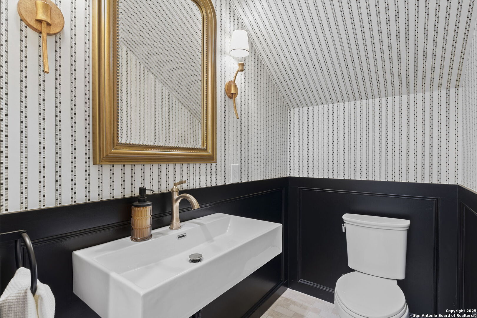 318 TUXEDO AVE