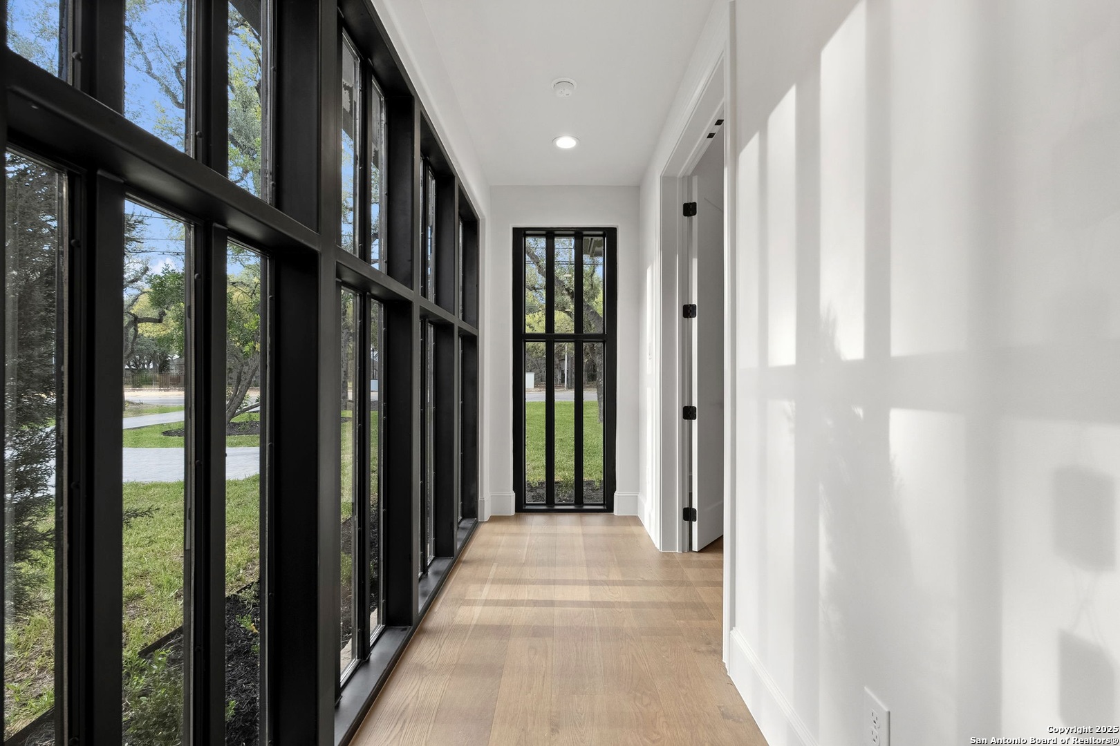 318 TUXEDO AVE