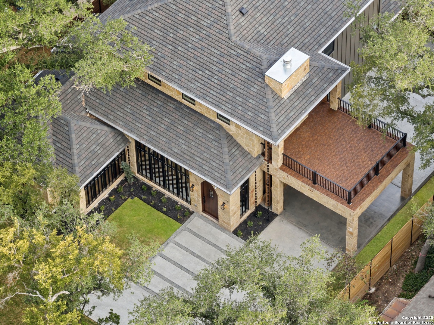 318 TUXEDO AVE