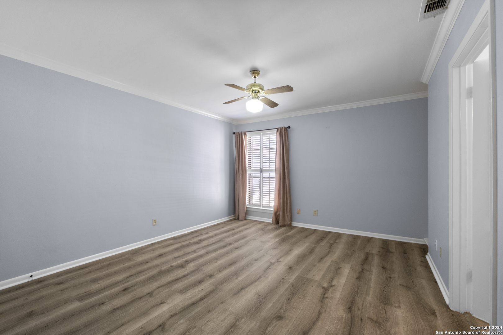 7926 BROADWAY 304