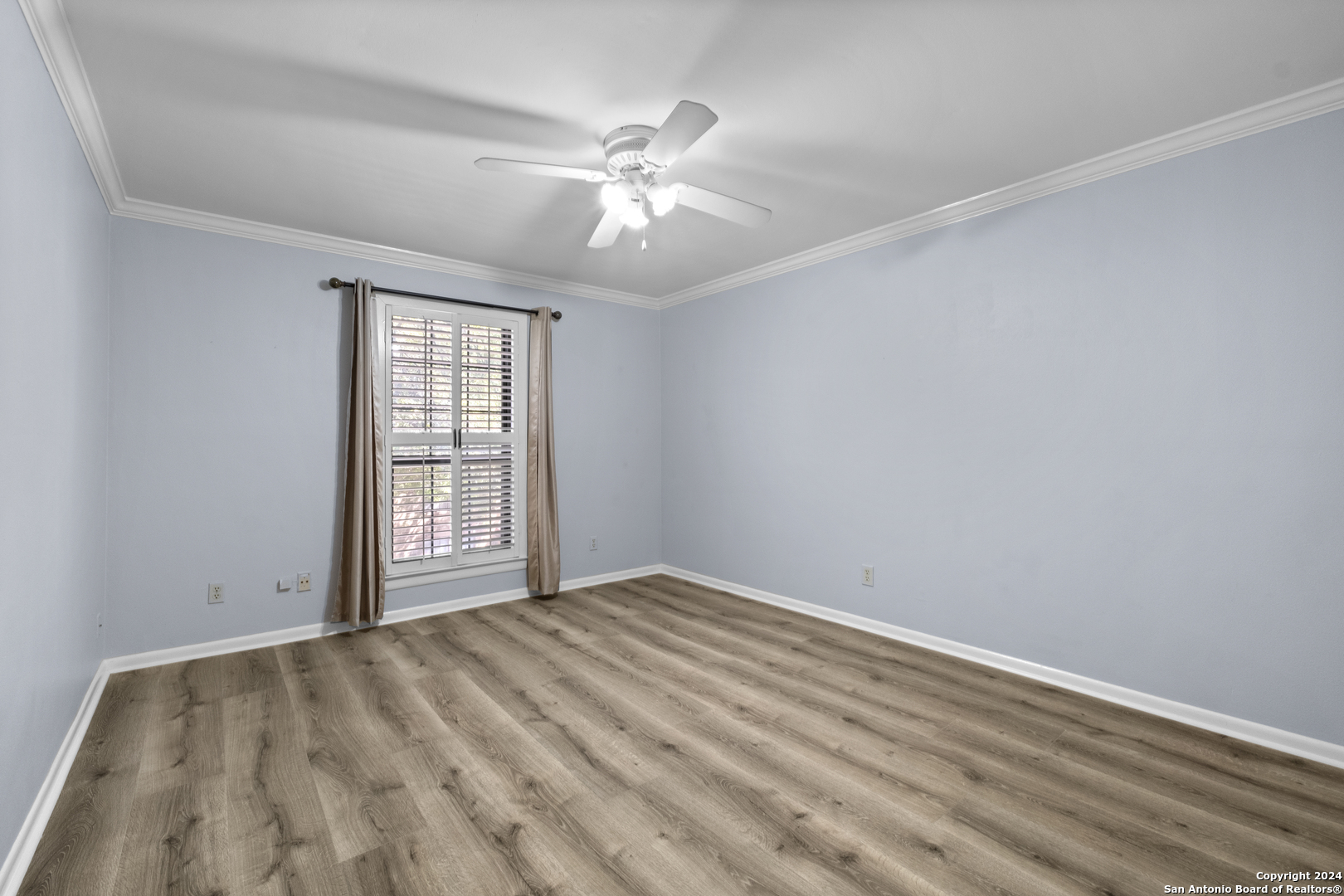 7926 BROADWAY 304